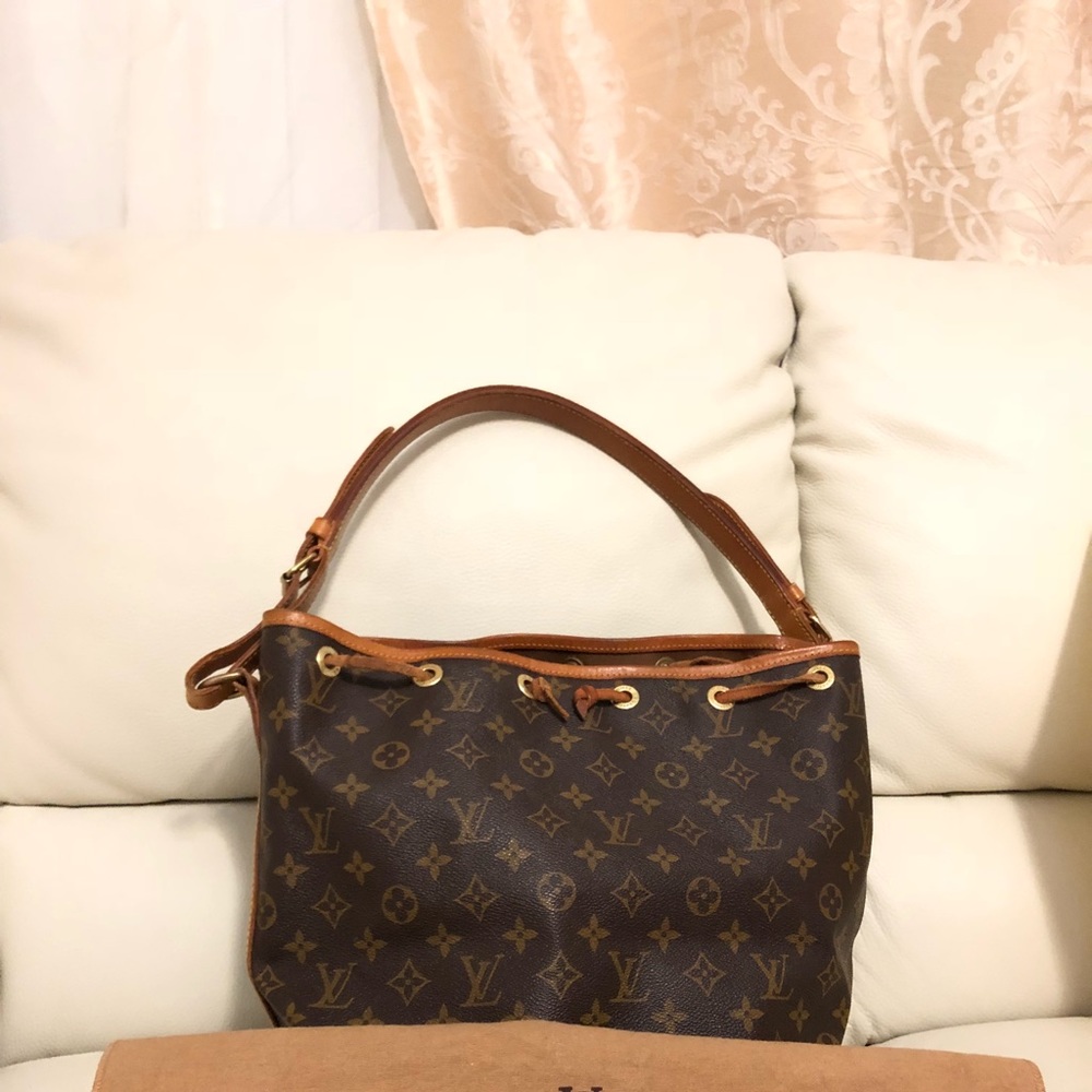 Authentic Louis Vuitton Noe